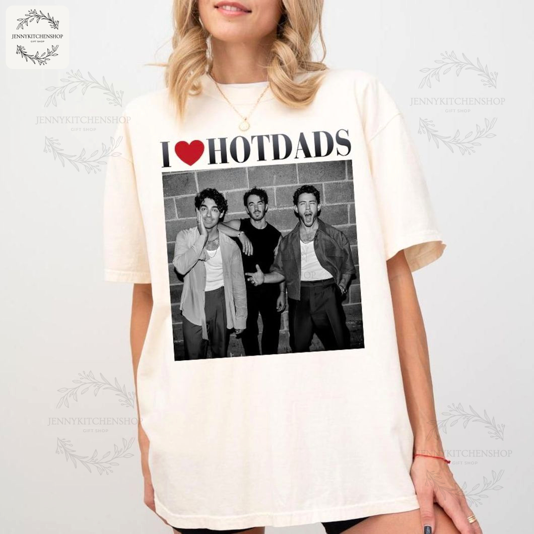 In My Jonas Brothers Love Hot Dads 20th Anniversary Tour 2025 Fans T-Shirt